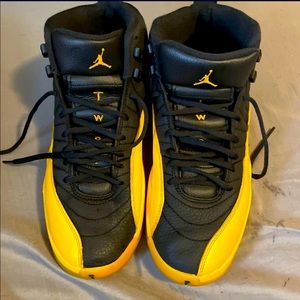 Jordan 12 Retro.University gold/black used twice